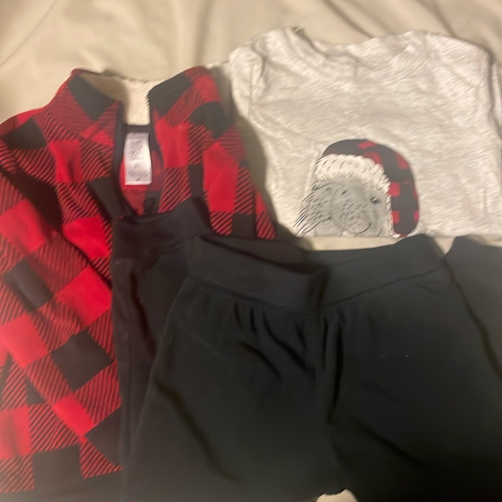 Carters Toddler Boy 3 pieces outfit.